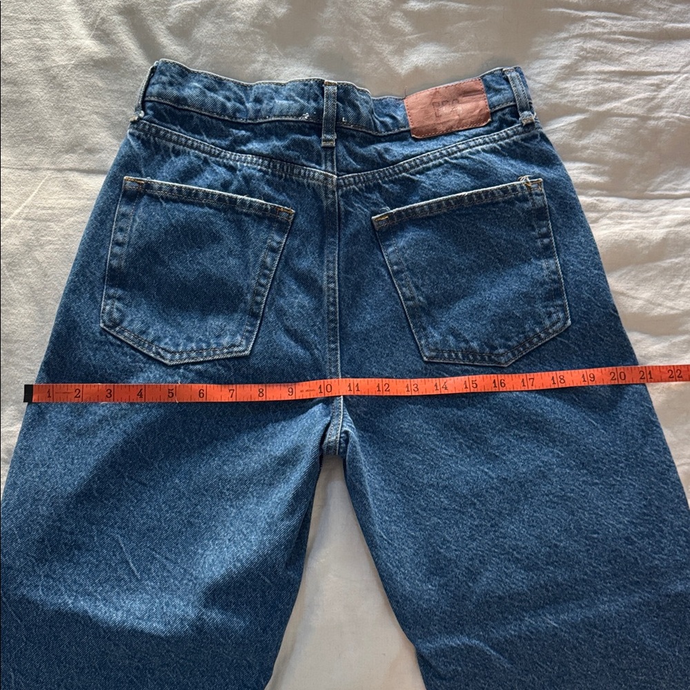 BDG straight leg, high waist, button fly cropped raw edge jeans size 28 - Picture 12 of 12